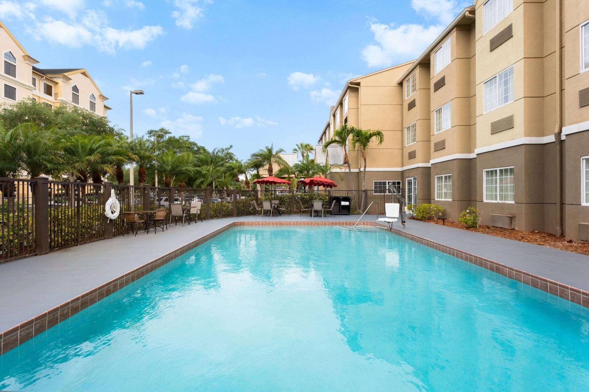Baymont By Wyndham Orlando-International Dr-Universal Blvd ภายนอก รูปภาพ