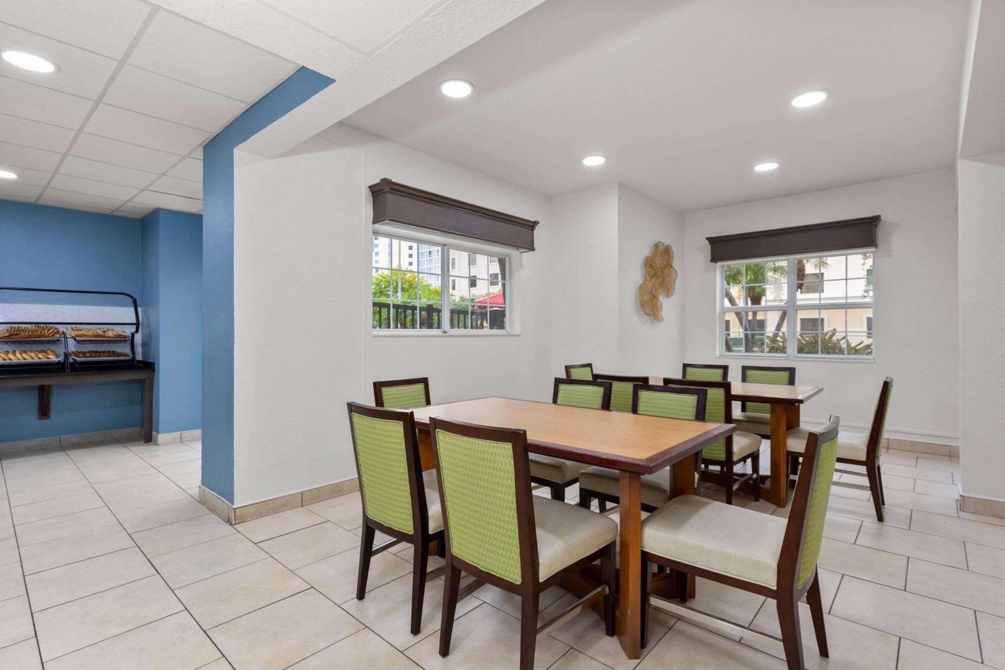 Baymont By Wyndham Orlando-International Dr-Universal Blvd ภายนอก รูปภาพ